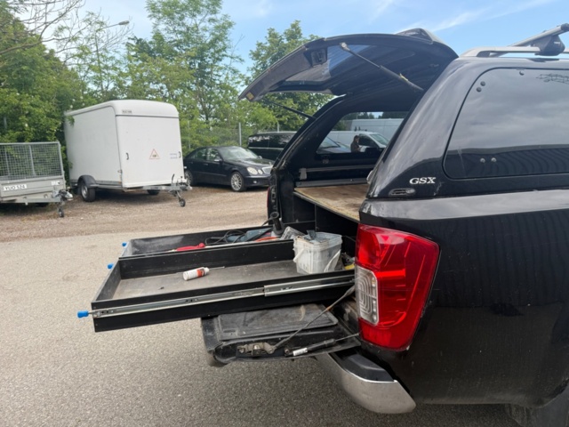 918951-11 Nissan Navara Dubbelhytt 2.3 dCi 4WD Manuell, 163hk, -2016