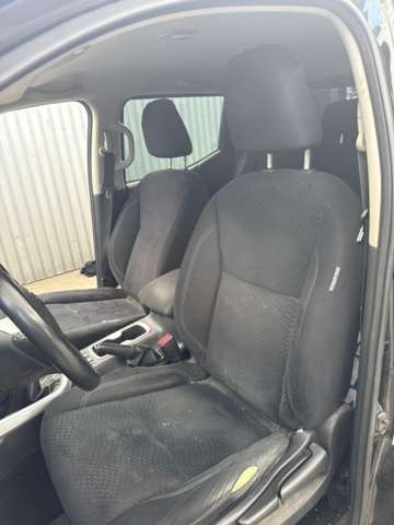 918951-25 Nissan Navara Dubbelhytt 2.3 dCi 4WD Manuell, 163hk, -2016