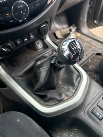918951-32 Nissan Navara Dubbelhytt 2.3 dCi 4WD Manuell, 163hk, -2016