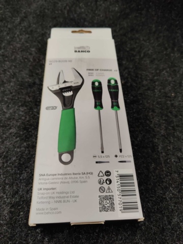 1540173-8 Wrench, Measuring tape 50m, Blow gun etc.