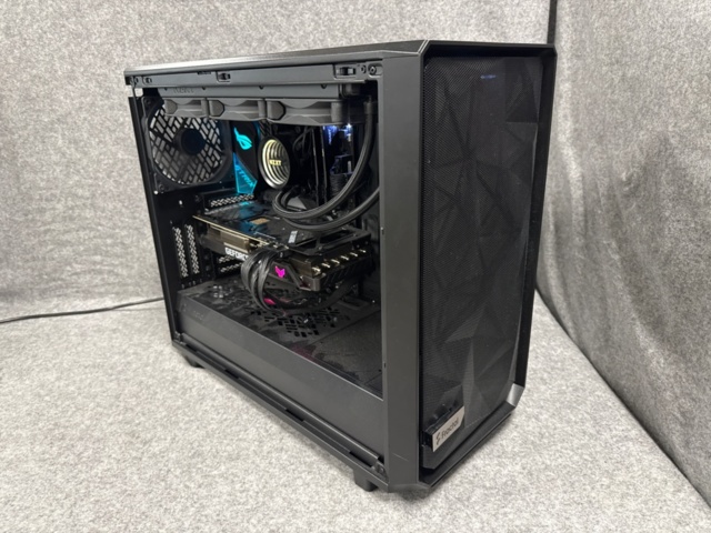 1529404-1 Stationär speldator - Fractal Design Meshify C