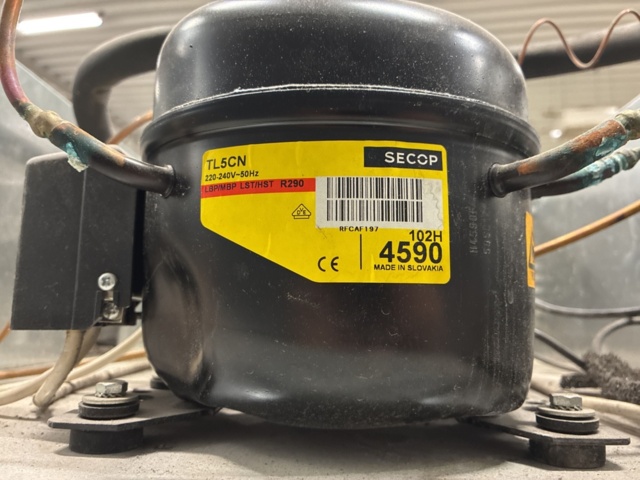 1540740-7 Kylskåp Gram PLUS K 660 RSG DL