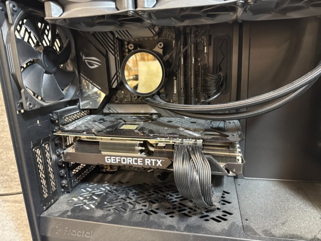 1529404-8 Stationär speldator - Fractal Design Meshify C