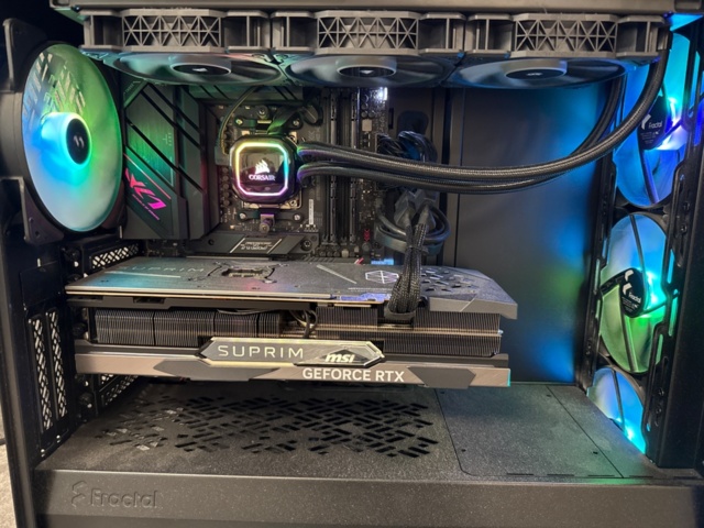 1529405-7 Stationär speldator - Fractal Design