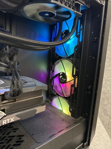 1529405-9 Stationär speldator - Fractal Design