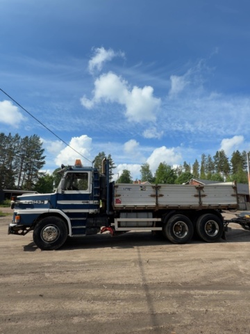 1529761-2 Flatbed truck - Scania T143 HL 6X2 46 -1990