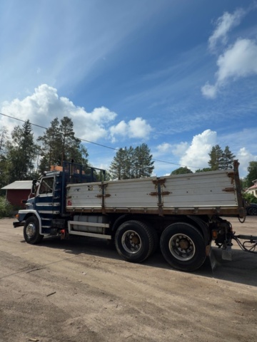 1529761-3 Flatbed truck - Scania T143 HL 6X2 46 -1990