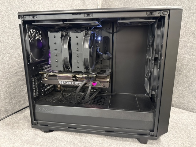 1529406-2 Stationär speldator - Fractal Design