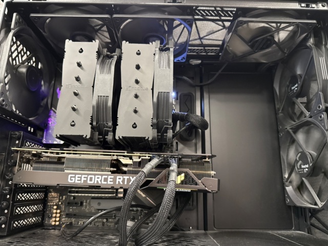 1529406-10 Stationär speldator - Fractal Design