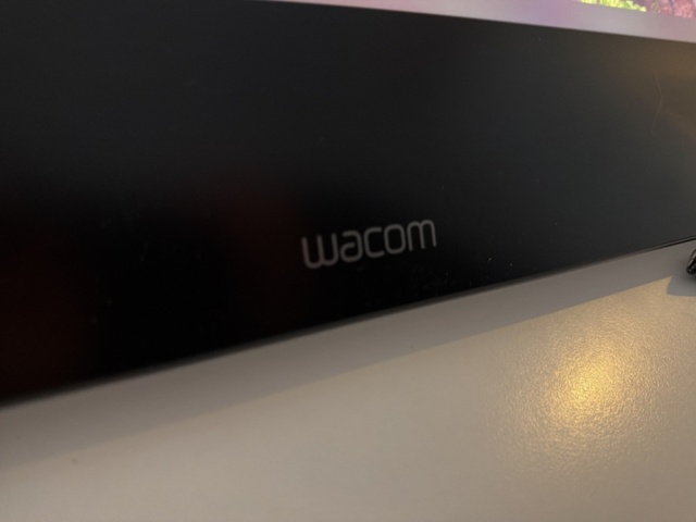 1533201-2 Drawing screen with accessories - Wacom Cintiq