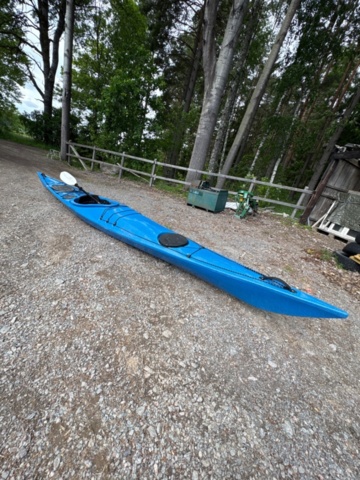 1535891-3 Kayak with paddle - Point 65°N Crunch