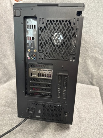 1529407-3 Stationär speldator - Fractal Design Meshify