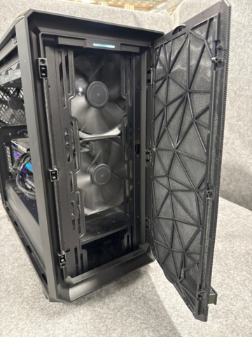 1529407-5 Stationär speldator - Fractal Design Meshify