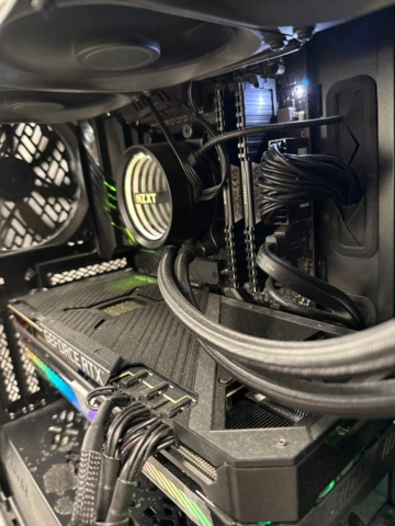 1529407-12 Stationär speldator - Fractal Design Meshify