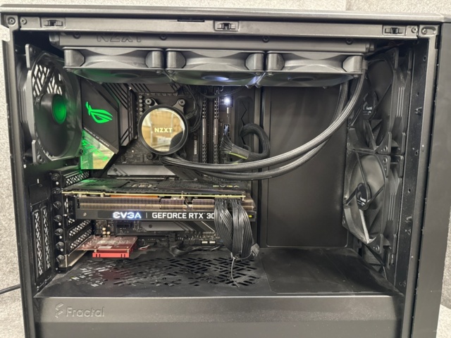 1529408-7 Stationär speldator - Fractal Design Meshify C