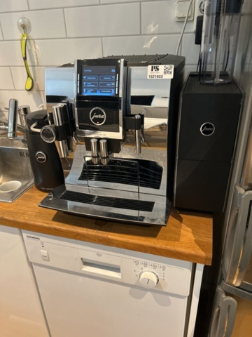 1521903-8 Kaffemaskin med tillbehör - Jura Impressa Z9