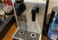 1521904 Kapselkaffemaskin med tillbehör - Nespresso De'Longhi
