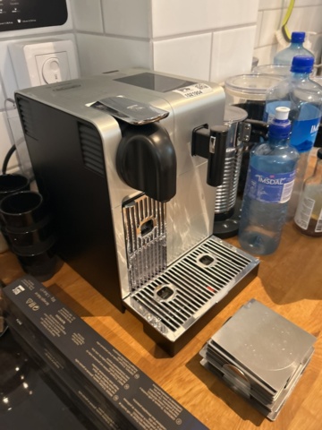 1521904-3 Kapselkaffemaskin med tillbehör - Nespresso De'Longhi