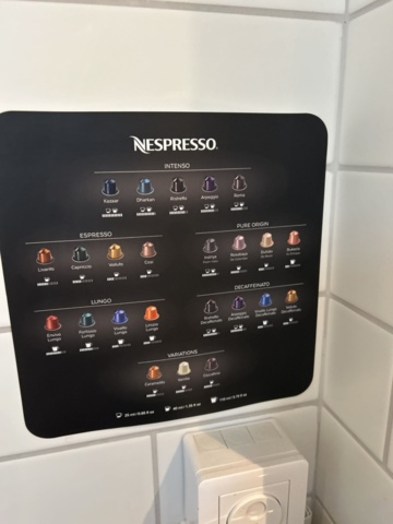 1521904-9 Kapselkaffemaskin med tillbehör - Nespresso De'Longhi