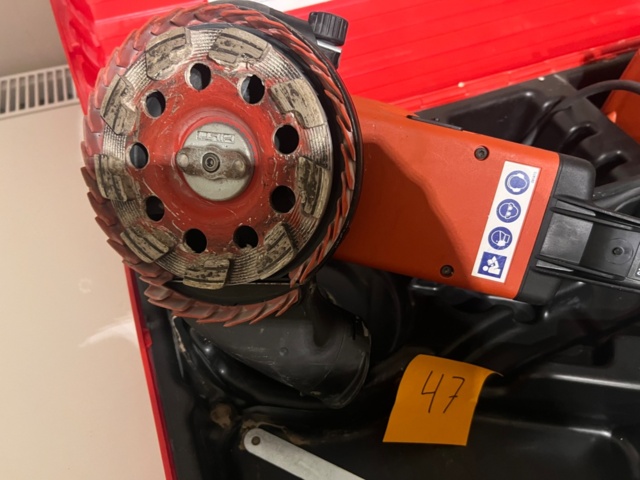 1284930-5 Diamantslipmaskin med tillbehör - Hilti DG 150 + DPC 20