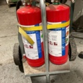 1452180-1 Brandsläckare 2 st på kärra