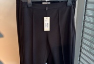 1447169 Parti med Dam / Herrkläder från klädbutik