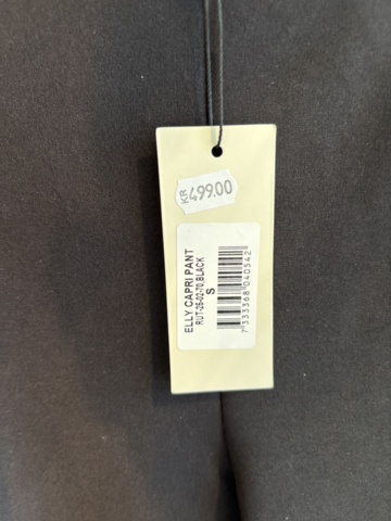 1447169-3 Parti med Dam / Herrkläder från klädbutik