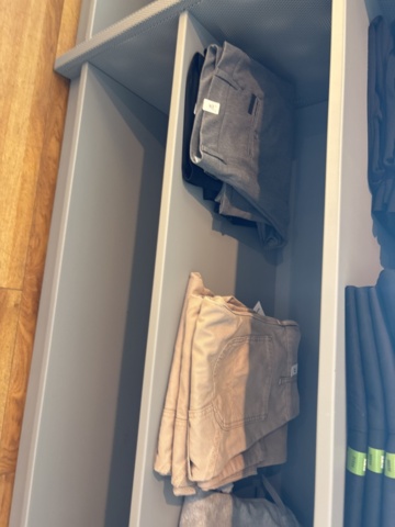 1447169-35 Parti med Dam / Herrkläder från klädbutik