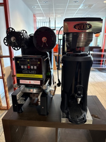 1535514-1 Muggförslutningsmaskin och kaffebryggare med dryckesdispenser - Zhengxi  / Coffee Queen
