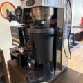 1535514-2 Muggförslutningsmaskin och kaffebryggare med dryckesdispenser - Zhengxi  / Coffee Queen