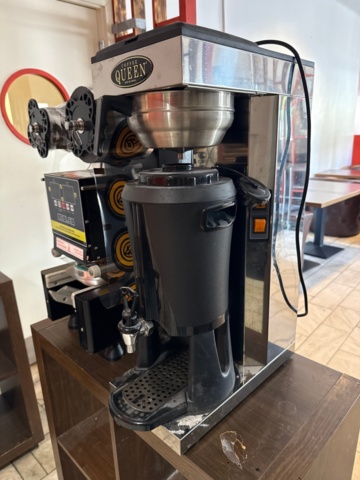 1535514-2 Muggförslutningsmaskin och kaffebryggare med dryckesdispenser - Zhengxi  / Coffee Queen