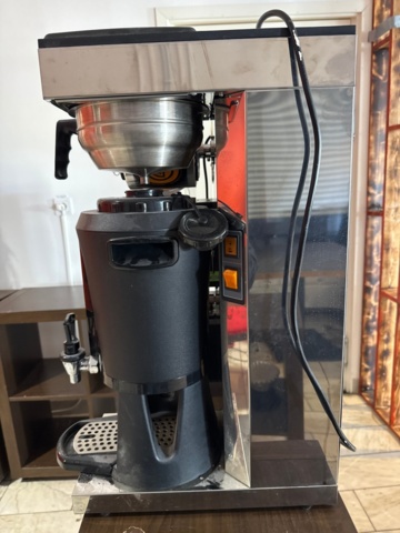 1535514-3 Muggförslutningsmaskin och kaffebryggare med dryckesdispenser - Zhengxi  / Coffee Queen