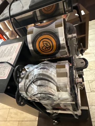 1535514-8 Muggförslutningsmaskin och kaffebryggare med dryckesdispenser - Zhengxi  / Coffee Queen