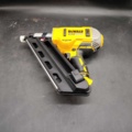 1540968-3 Spikpistol - DeWalt, 18V XR, kolborstfri motor, batteri Medföljer ej