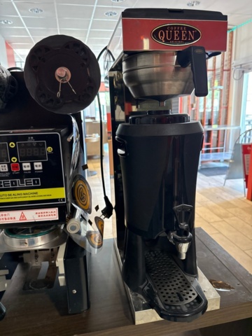 1535514-10 Muggförslutningsmaskin och kaffebryggare med dryckesdispenser - Zhengxi  / Coffee Queen