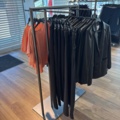 1447171-17 Butiksinredning från klädbutik