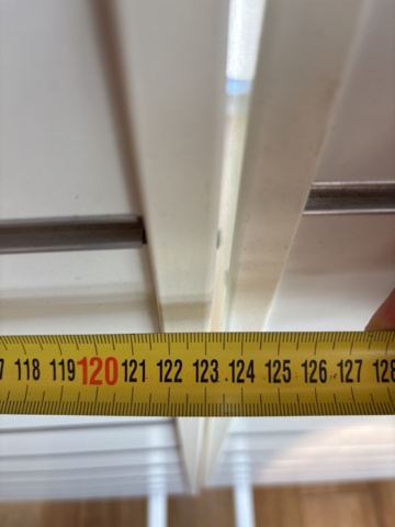 1447171-21 Butiksinredning från klädbutik