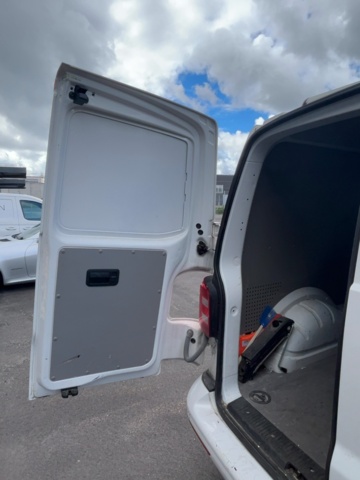 1427861-29 Volkswagen Transporter T30 2.0 TDI BMT DSG Sekventiell, 2019, 22371km