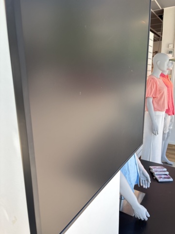 1447176-4 Tv Monitor inkl väggfäste 2 stycken