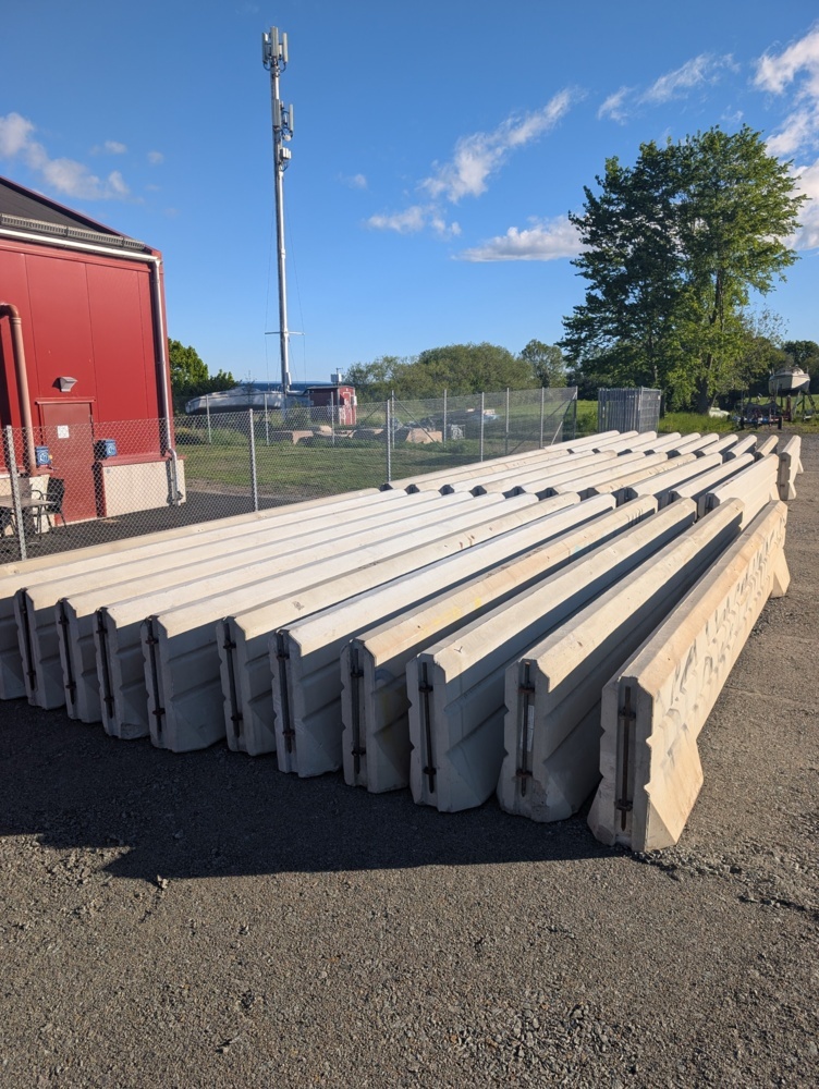 1541299-1 GPLINK concrete barriers from Gunnar Prefab – 190 meters