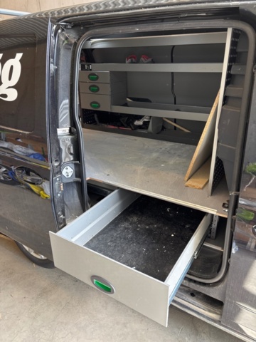 1500064-8 Bilinredning med lådsystem och hyllsektion – Volkswagen Caddy - 2025