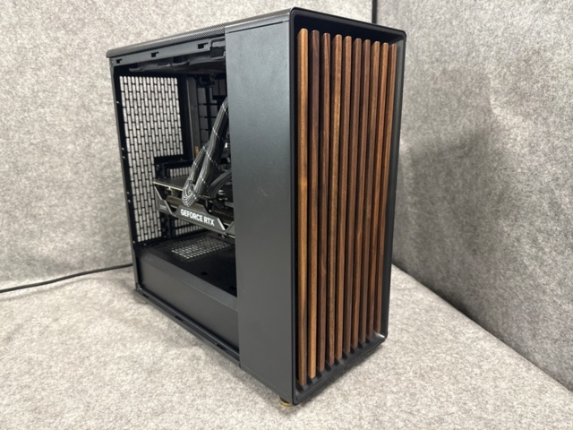 1529417-1 Stationär speldator - Fractal Design