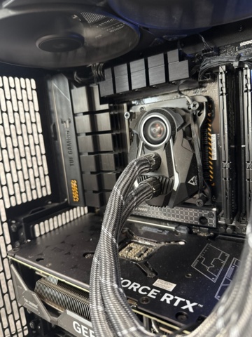 1529417-8 Stationär speldator - Fractal Design