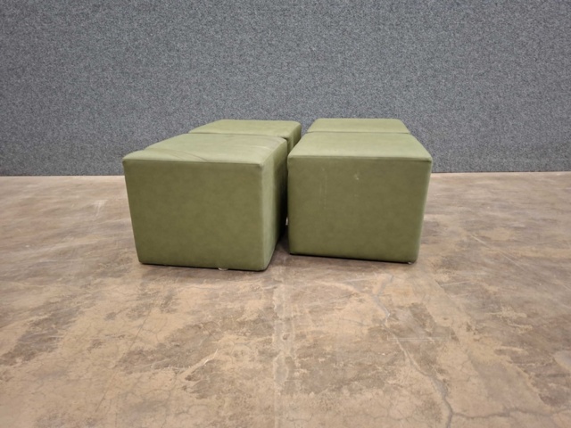 1541302-1 4 st Sittpuffar