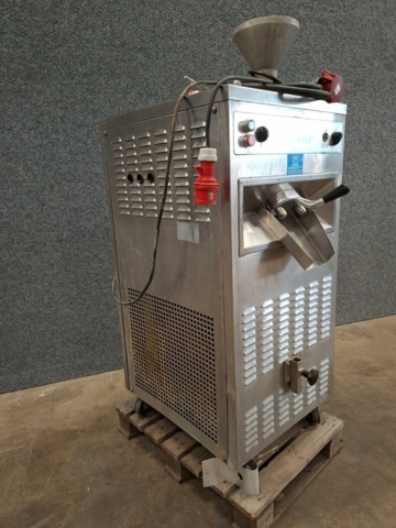 1541304-4 Glassmaskin Ott Freezer FB12