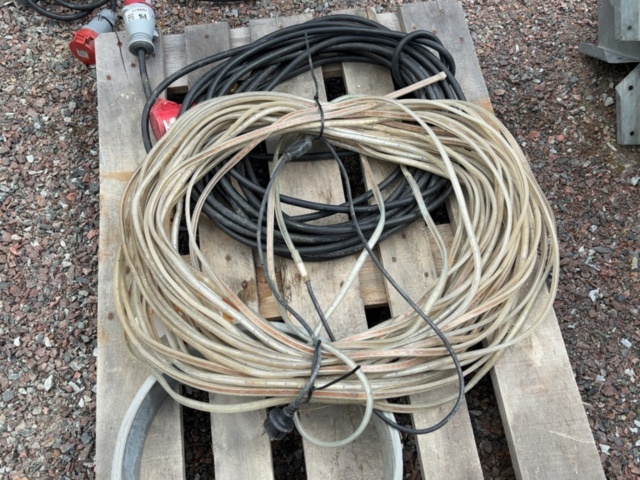 1500075-4 Kraftkablar och ljusslang