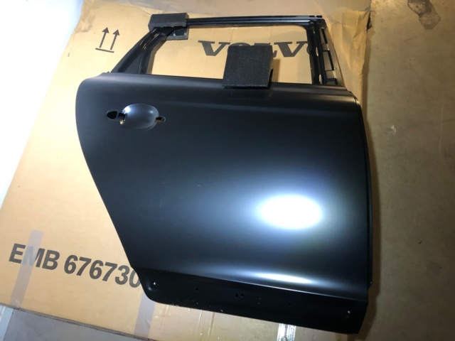 1541400-1 Volvo XC-60 rear door