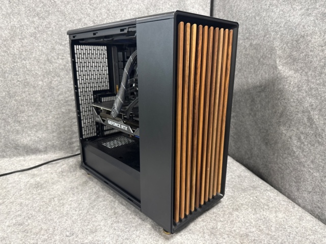 1529415-1 Stationär speldator - Fractal design