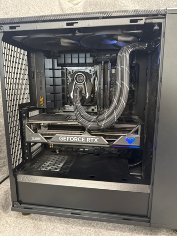 1529415-2 Stationär speldator - Fractal design