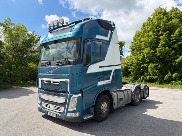 1368098-1 Dragbil - Volvo FH 62 TT -2016